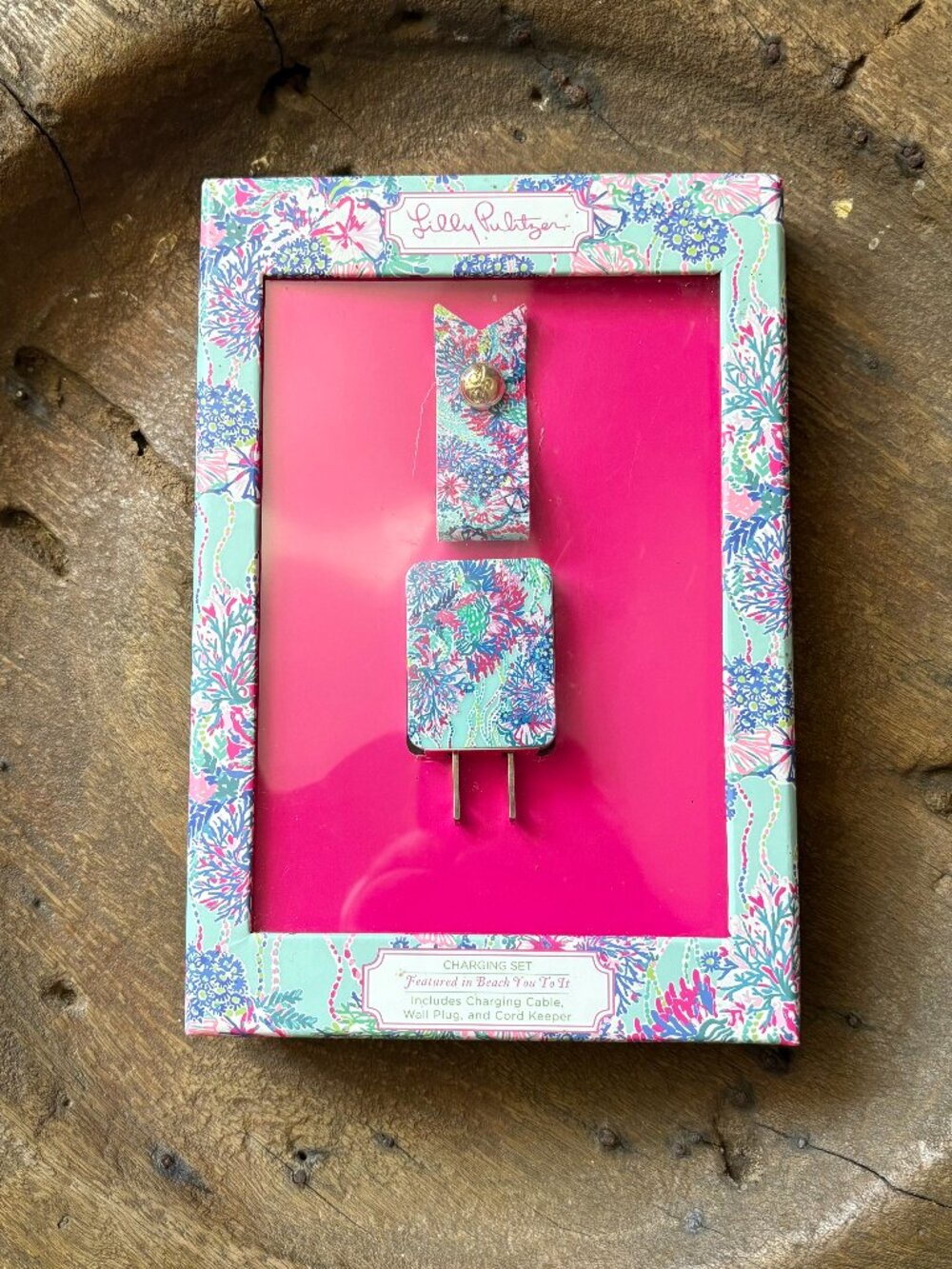 Lilly Pulitzer Beach You To It print wall plug and cord keeper charging set READ
